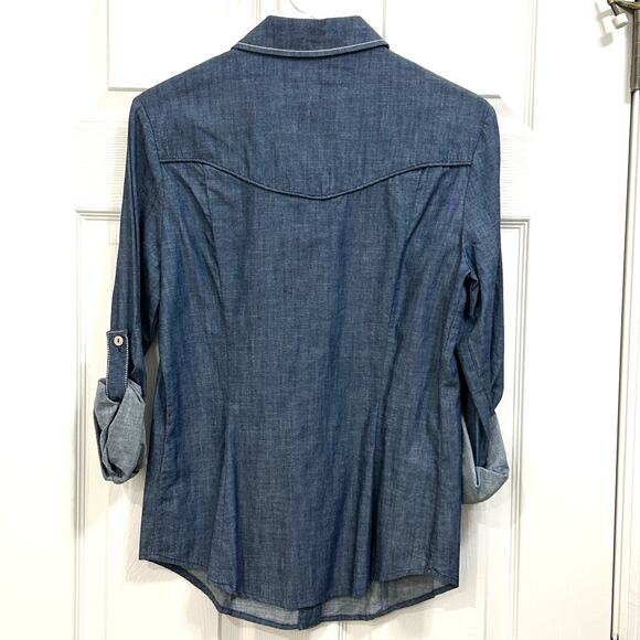 Chelsea & Violet Chambray Embroidered Shirt Women’s Small Boho Western - Picture 2 of 4